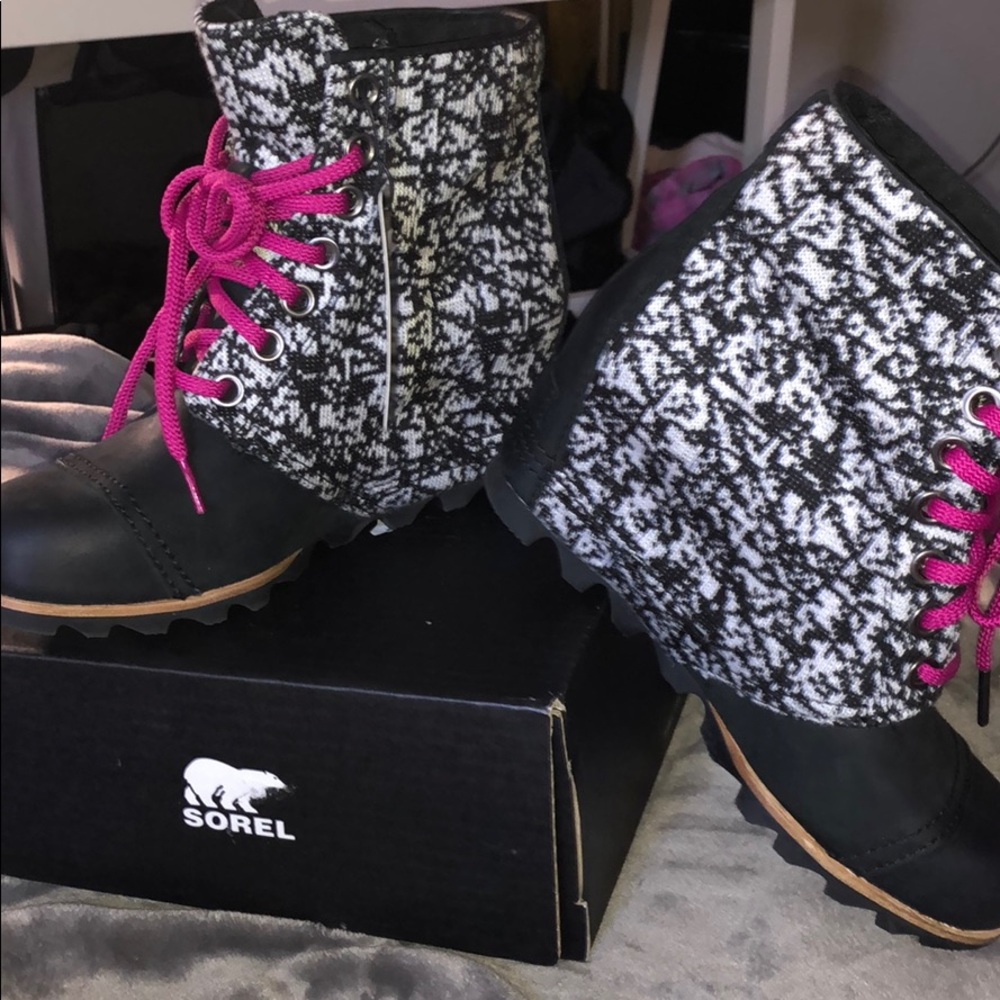 Brand New SOREL🔥wedge Boots
